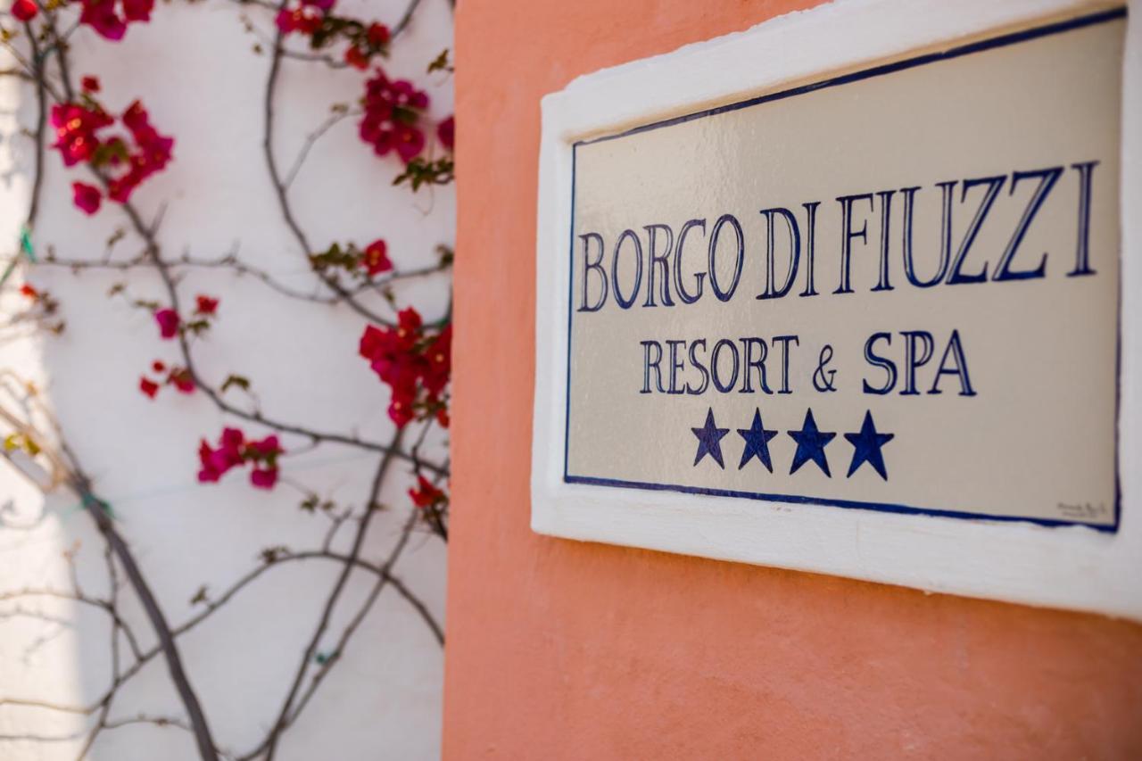 Borgo Di Fiuzzi Resort & Spa Прая-а-Маре Екстер'єр фото